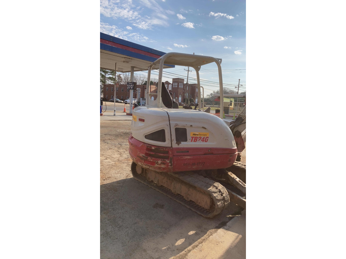 Detail Photo - 2016 Takeuchi TB240 | image 5