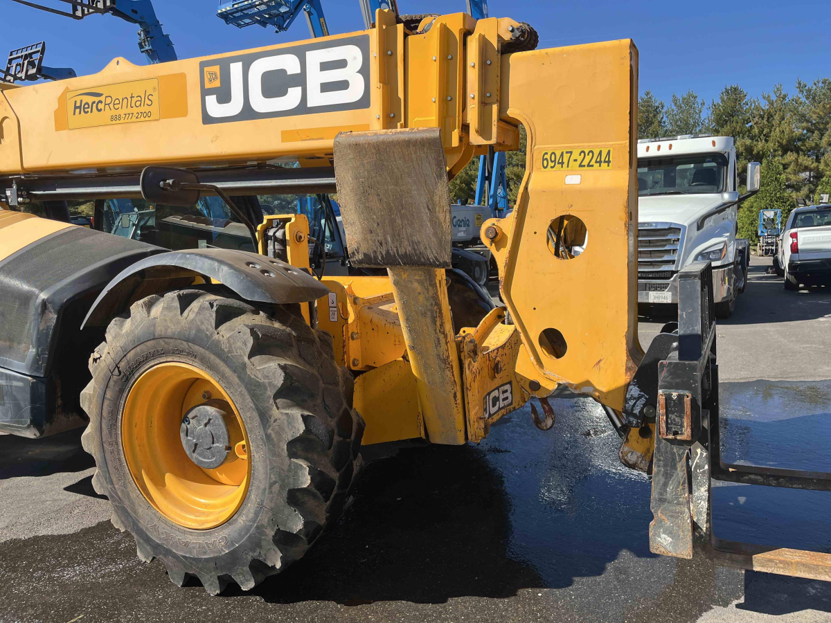 Subcategory - 10,000-10,999 Lb Telehandlers | image 16