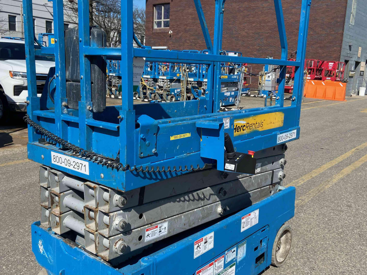 Subcategory - 19+ Ft Electric Scissor Lifts | image 0