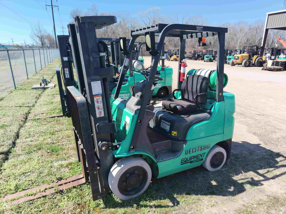Subcategory - 0-19,999 Lb Cushion Tire Forklift Trucks | image 0