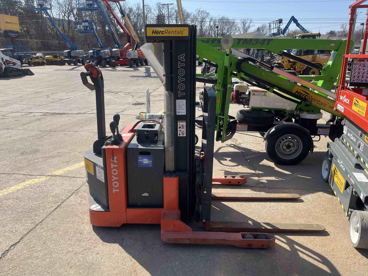 Subcategory - Walk-Behind Electric Stackers | image 2