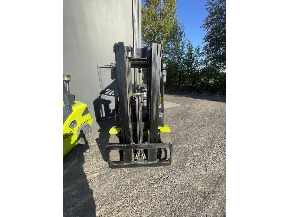 Subcategory - 0-19,999 Lb Pneumatic Tire Forklift Trucks | image 4