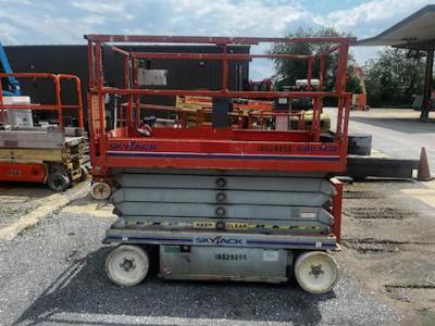 Gallery Thumbnail - Subcategory - 19+ Ft Electric Scissor Lifts | image 0