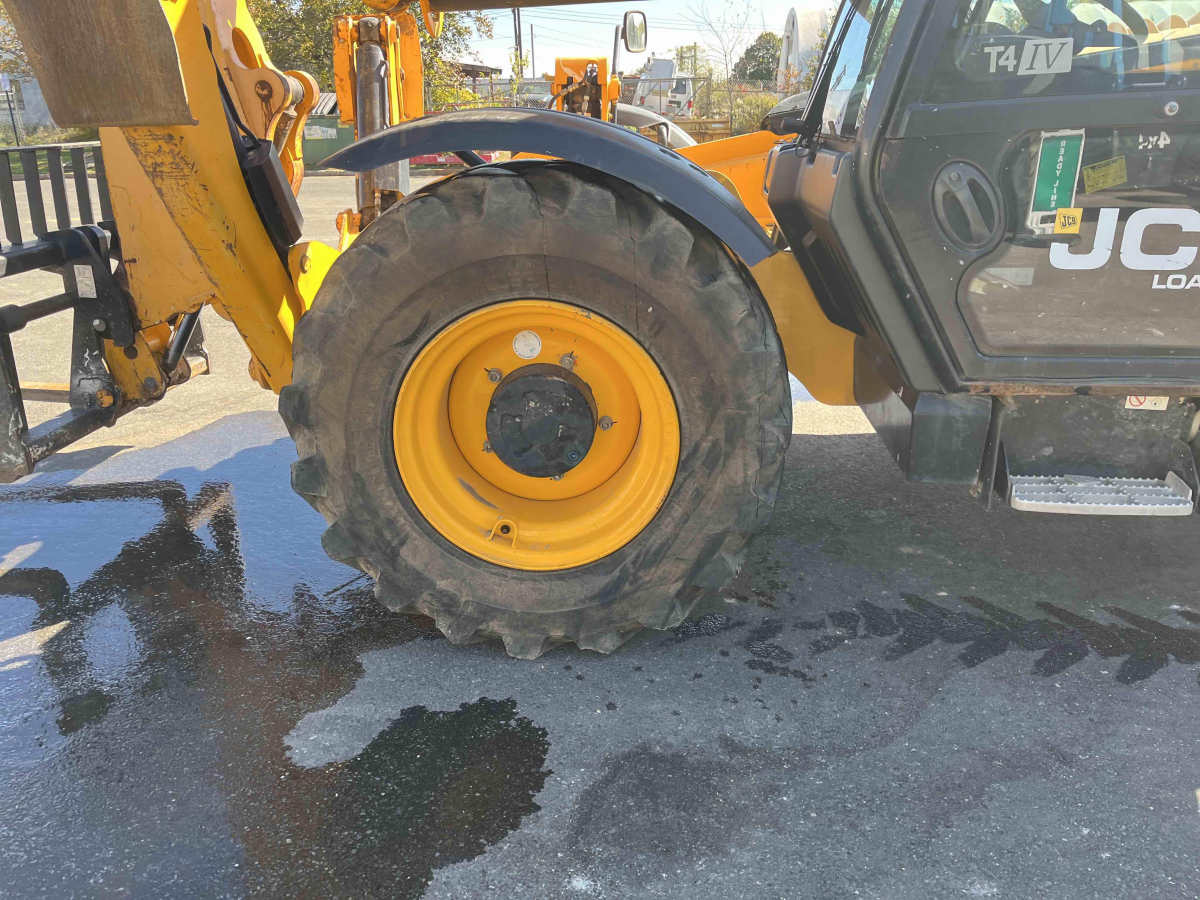 Subcategory - 10,000-10,999 Lb Telehandlers | image 8
