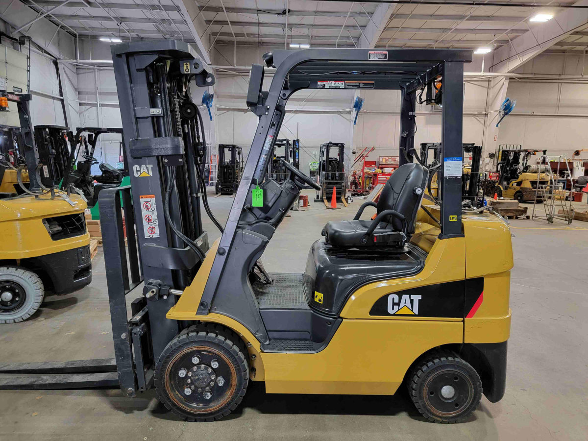 Subcategory - 0-19,999 Lb Cushion Tire Forklift Trucks | image 3