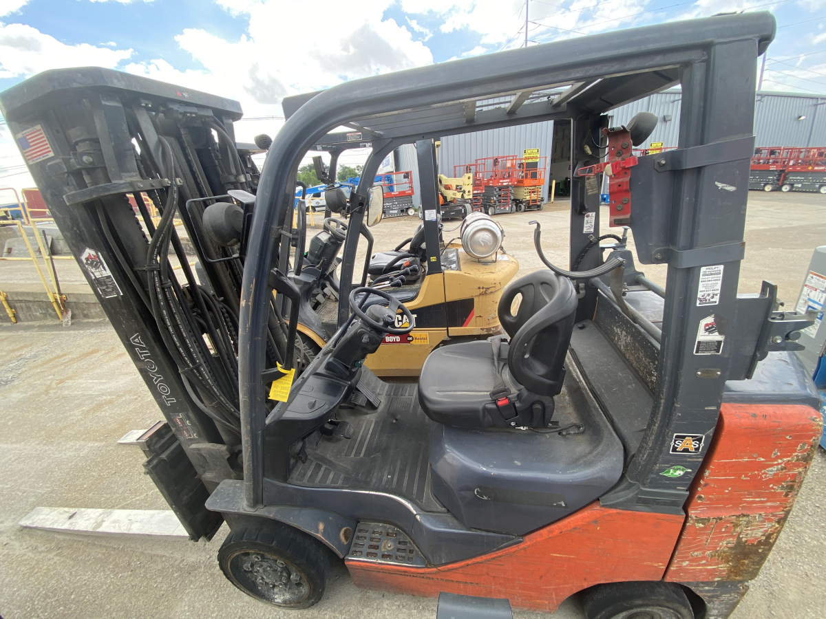 Subcategory - 0-19,999 Lb Cushion Tire Forklift Trucks | image 2