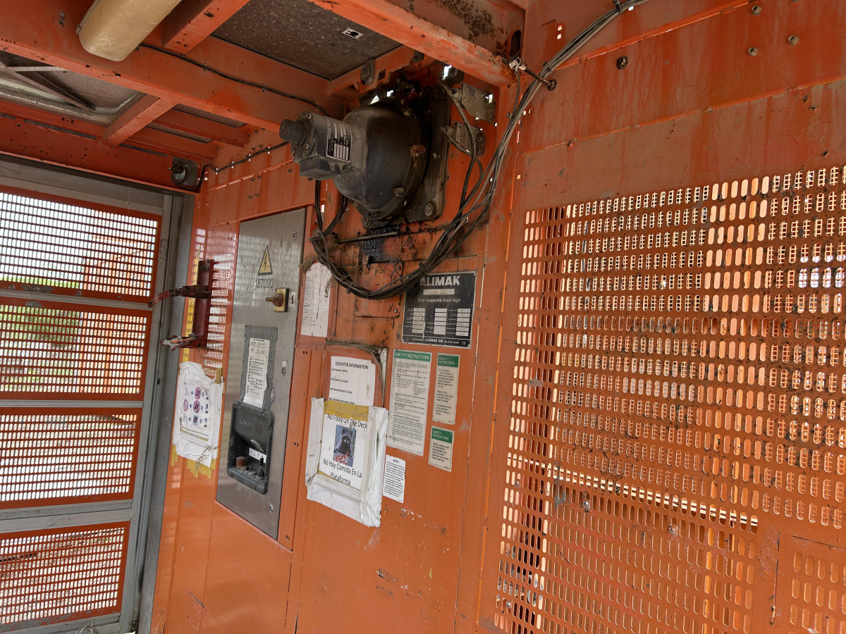 Subcategory - Personnel And Material Hoists | image 2