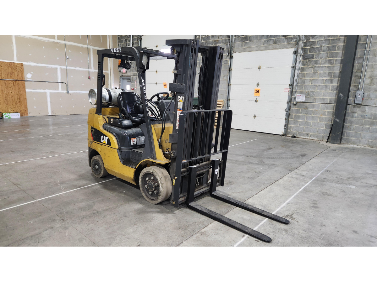 Subcategory - 0-19,999 Lb Cushion Tire Forklift Trucks | image 3