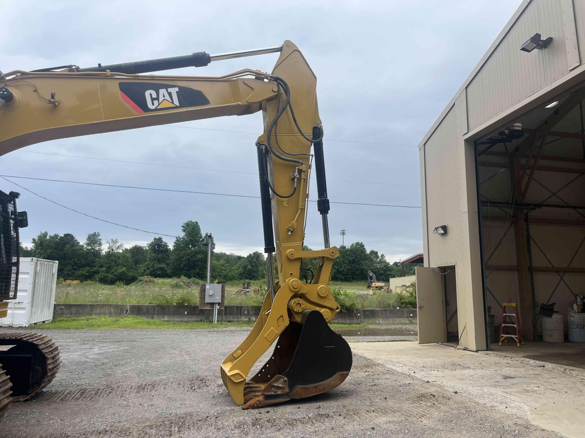 Detail Photo - 2017 Caterpillar 335F LCR | image 3