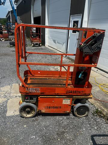 Subcategory - Self-Propelled Mast Lifts | image 0