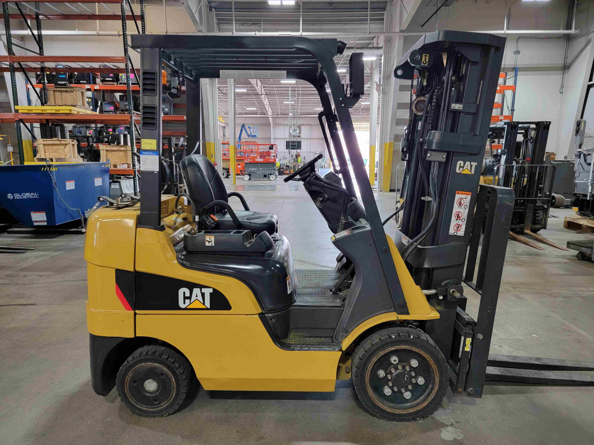 Subcategory - 0-19,999 Lb Cushion Tire Forklift Trucks | image 1