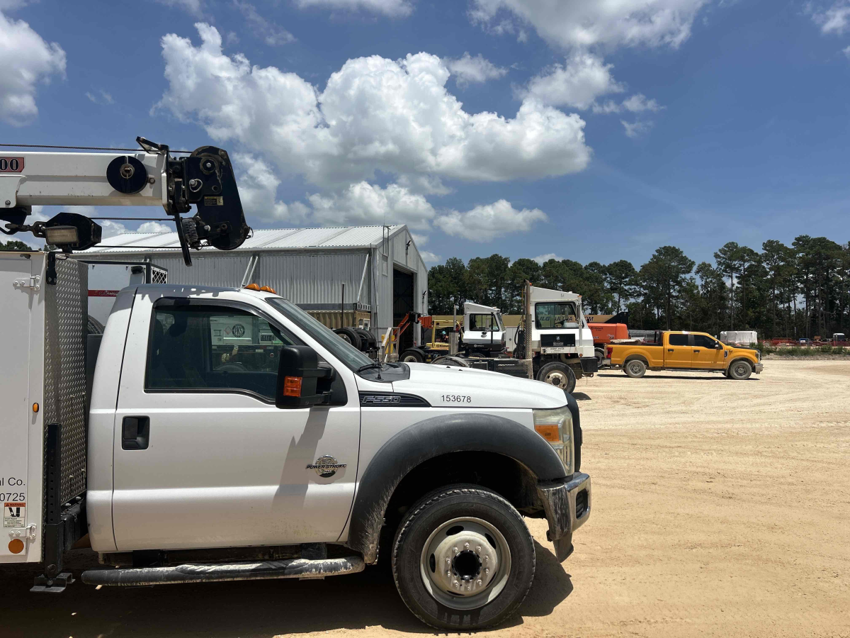 Detail Photo - 2013 Ford F-550 | image 12