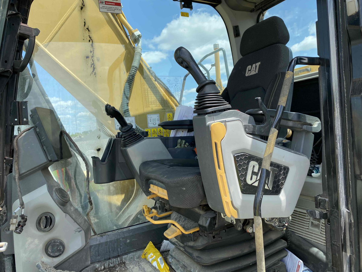 Subcategory - 45,000-74,999 Lb Excavators | image 8