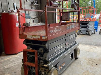 Gallery Thumbnail - Subcategory - 19+ Ft Electric Scissor Lifts | image 3