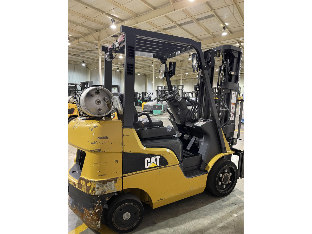 Subcategory - 0-19,999 Lb Cushion Tire Forklift Trucks | image 2