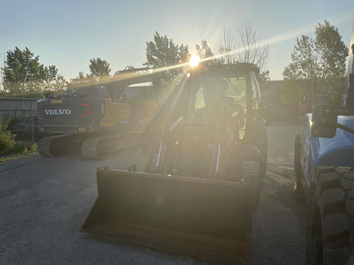 Subcategory - 70+ HP Backhoe Loaders | image 3