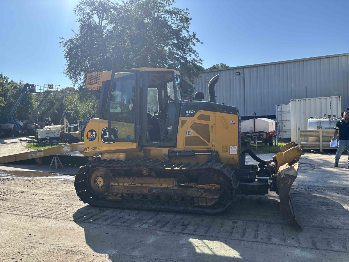 Subcategory - 0-114 HP Crawler Dozers | image 1