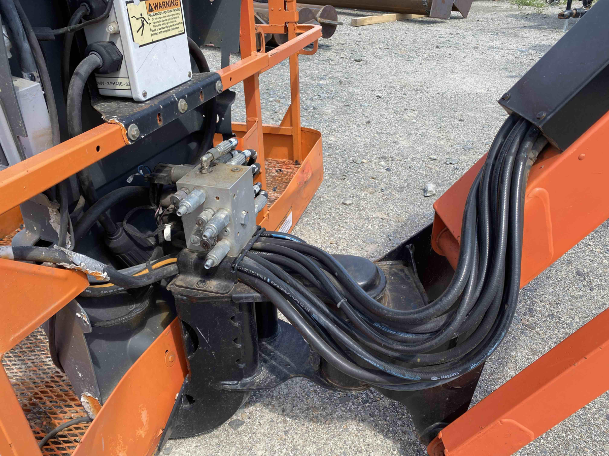 Detail Photo - 2015 JLG 600AJ | image 11