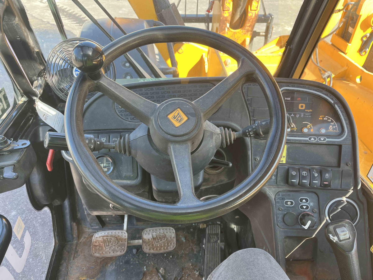 Subcategory - 10,000-10,999 Lb Telehandlers | image 18