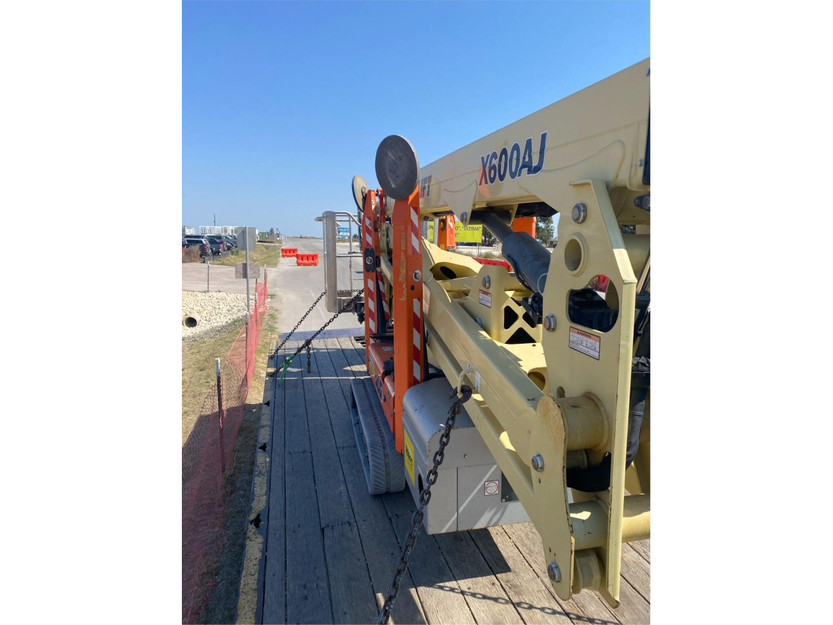 Subcategory - Track-Driven Articulating Booms | image 0