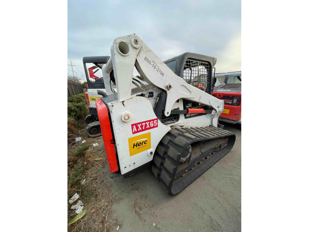 Detail Photo - 2017 Bobcat T740 | image 2