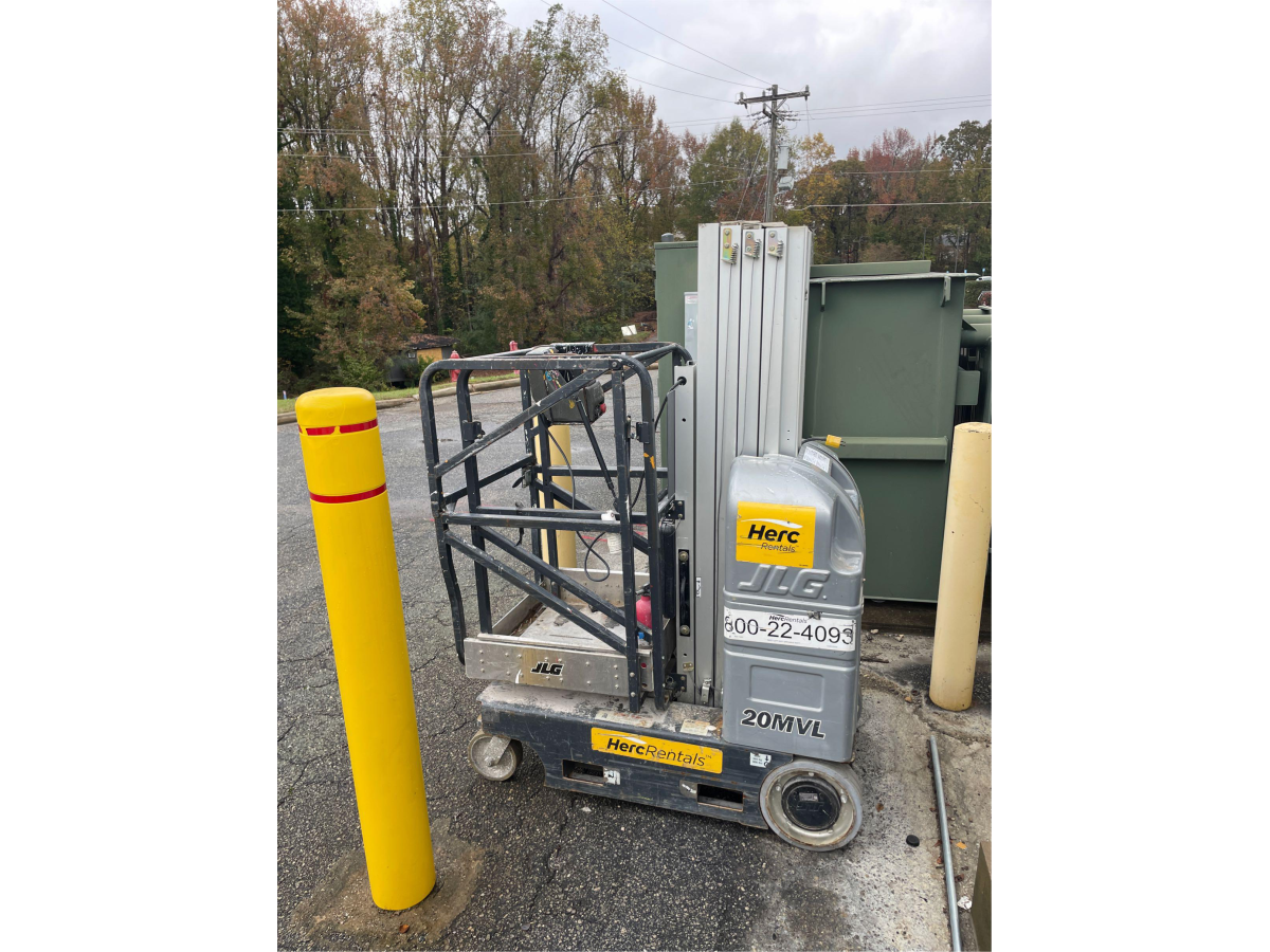 Subcategory - Self-Propelled Mast Lifts | image 0
