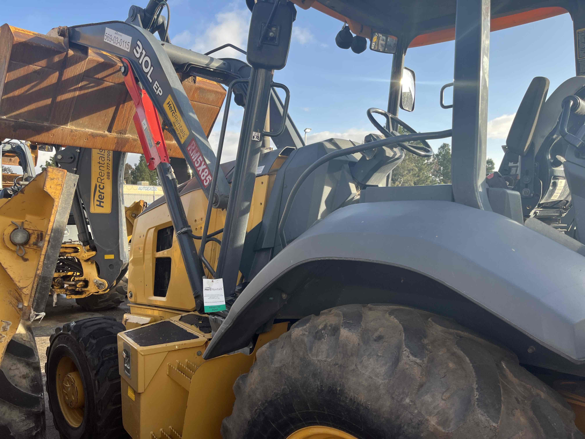 Subcategory - 0-69 HP Backhoe Loaders | image 6