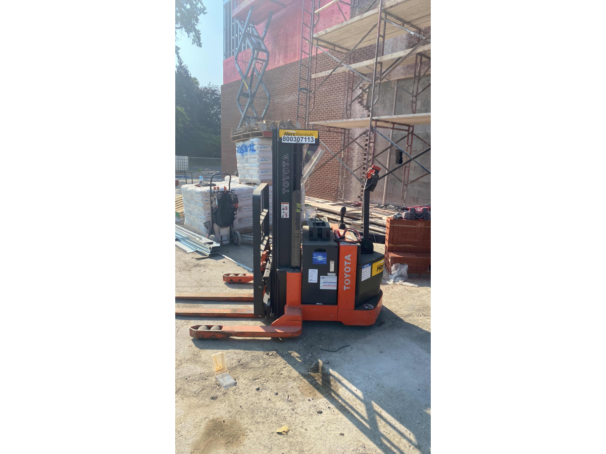 Subcategory - Walk-Behind Electric Stackers | image 3