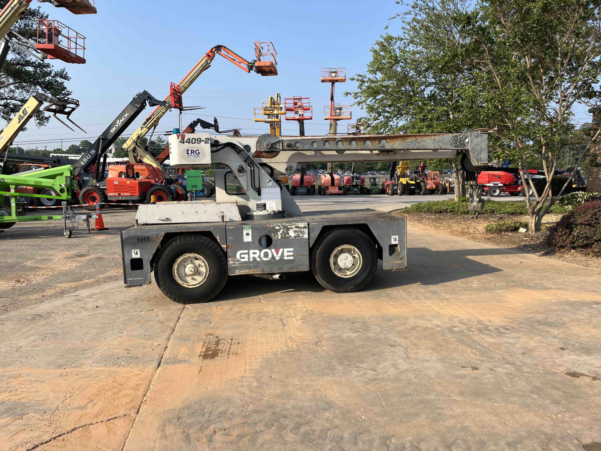 Subcategory - Carry Deck Cranes | image 2