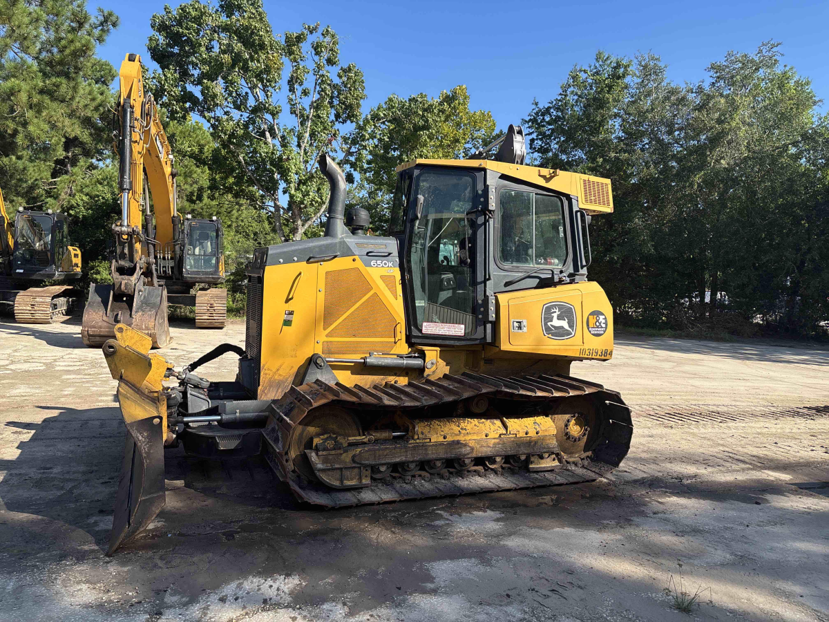 Subcategory - 0-114 HP Crawler Dozers | image 0