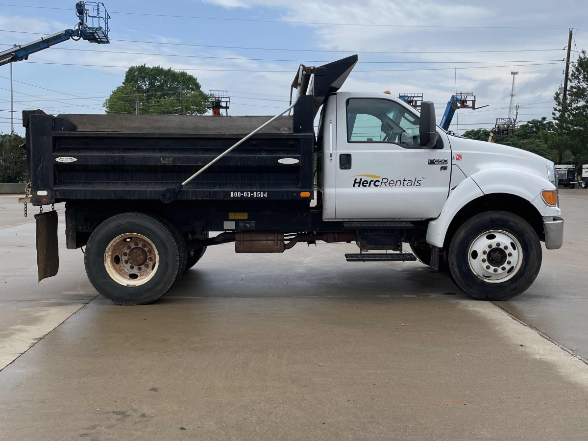 Detail Photo - 2015 Ford F-650 | image 1