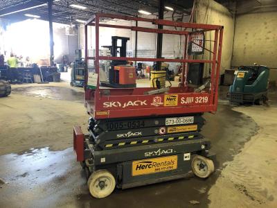 Gallery Thumbnail - Subcategory - 19+ Ft Electric Scissor Lifts | image 2