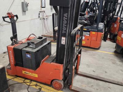 Gallery Thumbnail - Subcategory - Walk-Behind Electric Stackers | image 1
