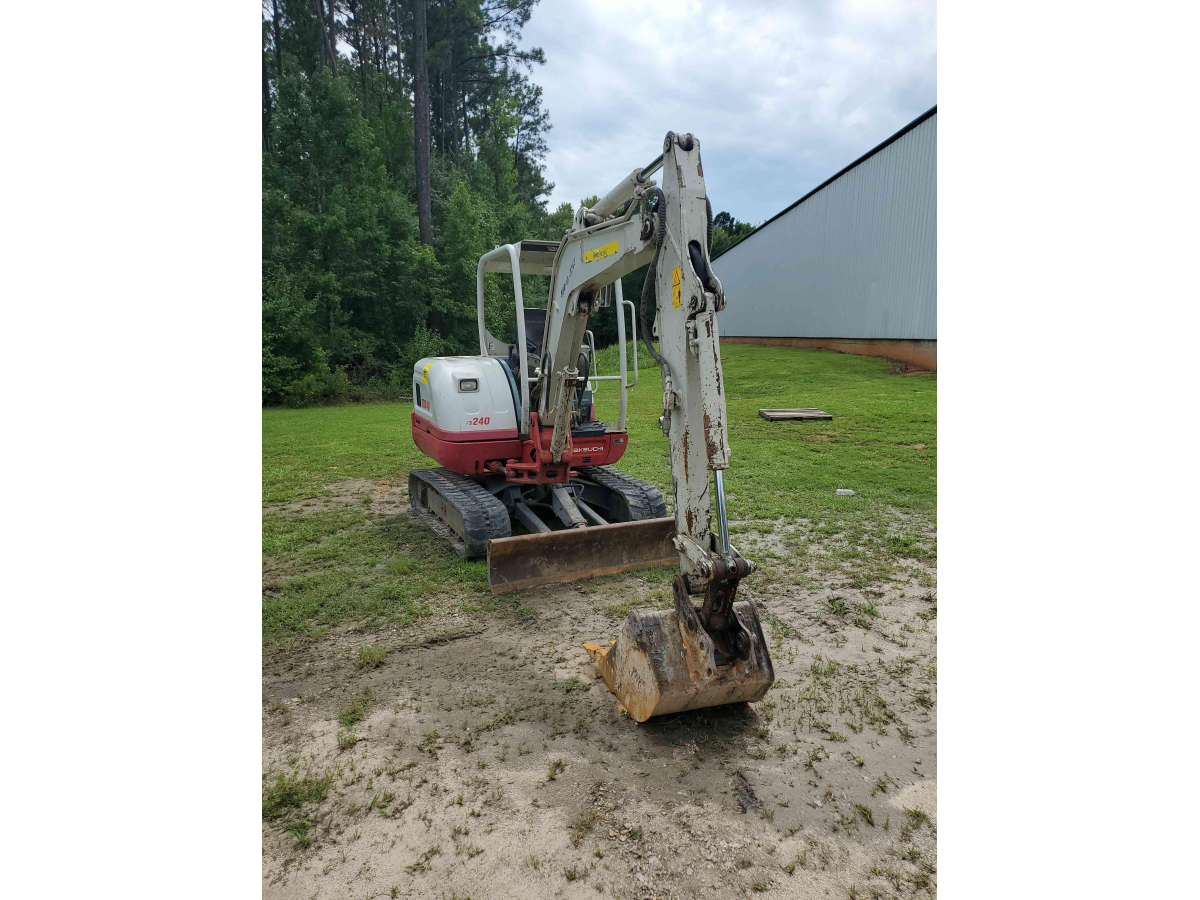 Detail Photo - 2016 Takeuchi TB240 | image 1