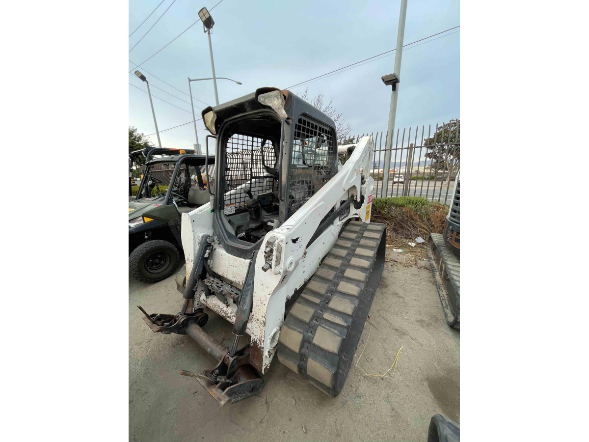 Detail Photo - 2017 Bobcat T740 | image 0