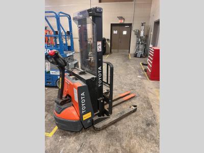 Gallery Thumbnail - Subcategory - Walk-Behind Electric Stackers | image 0