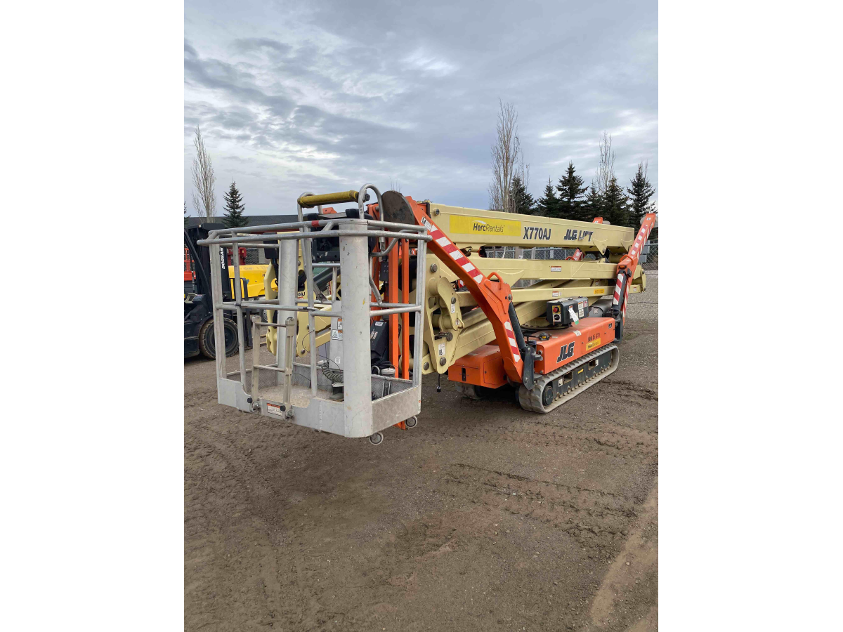 Subcategory - Track-Driven Articulating Booms | image 1