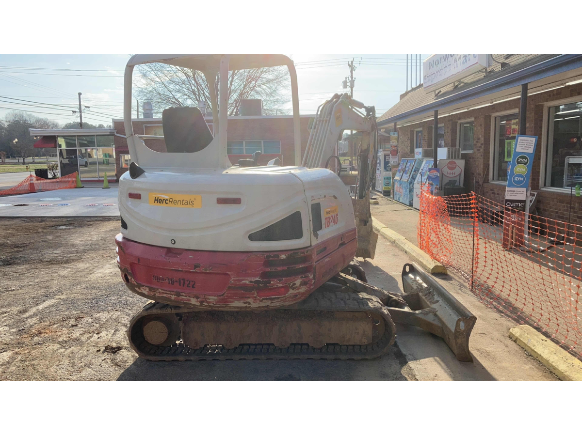 Detail Photo - 2016 Takeuchi TB240 | image 4