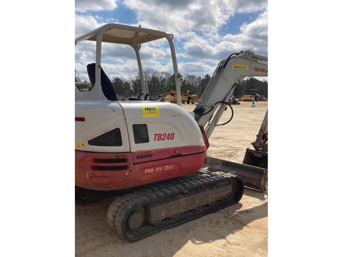 Detail Photo - 2016 Takeuchi TB240 | image 3