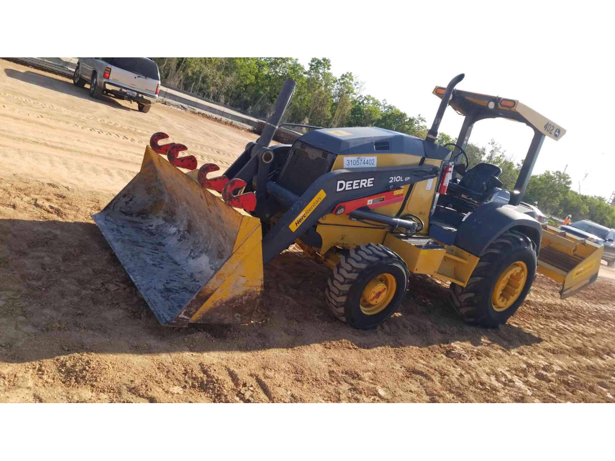 Detail Photo - 2015 John Deere 210L | image 3