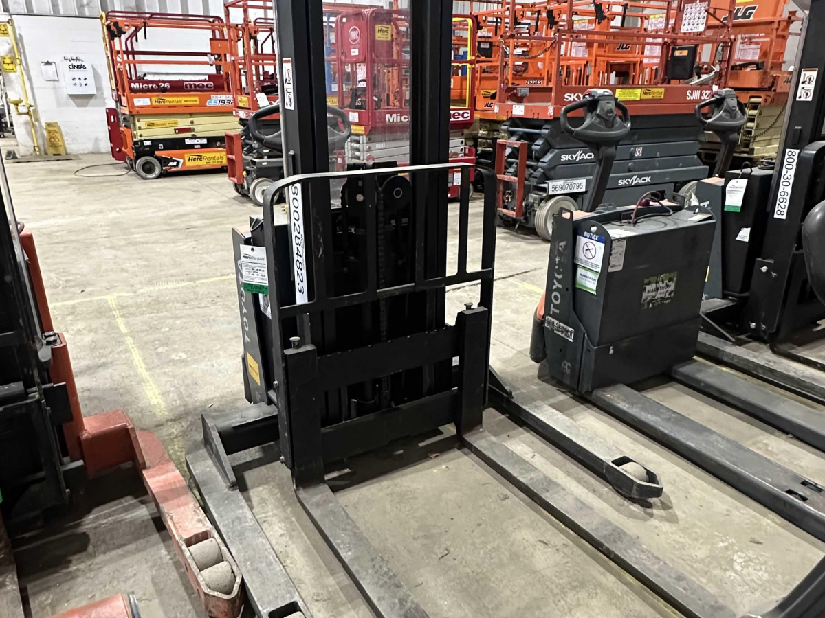 Subcategory - Walk-Behind Electric Stackers | image 2