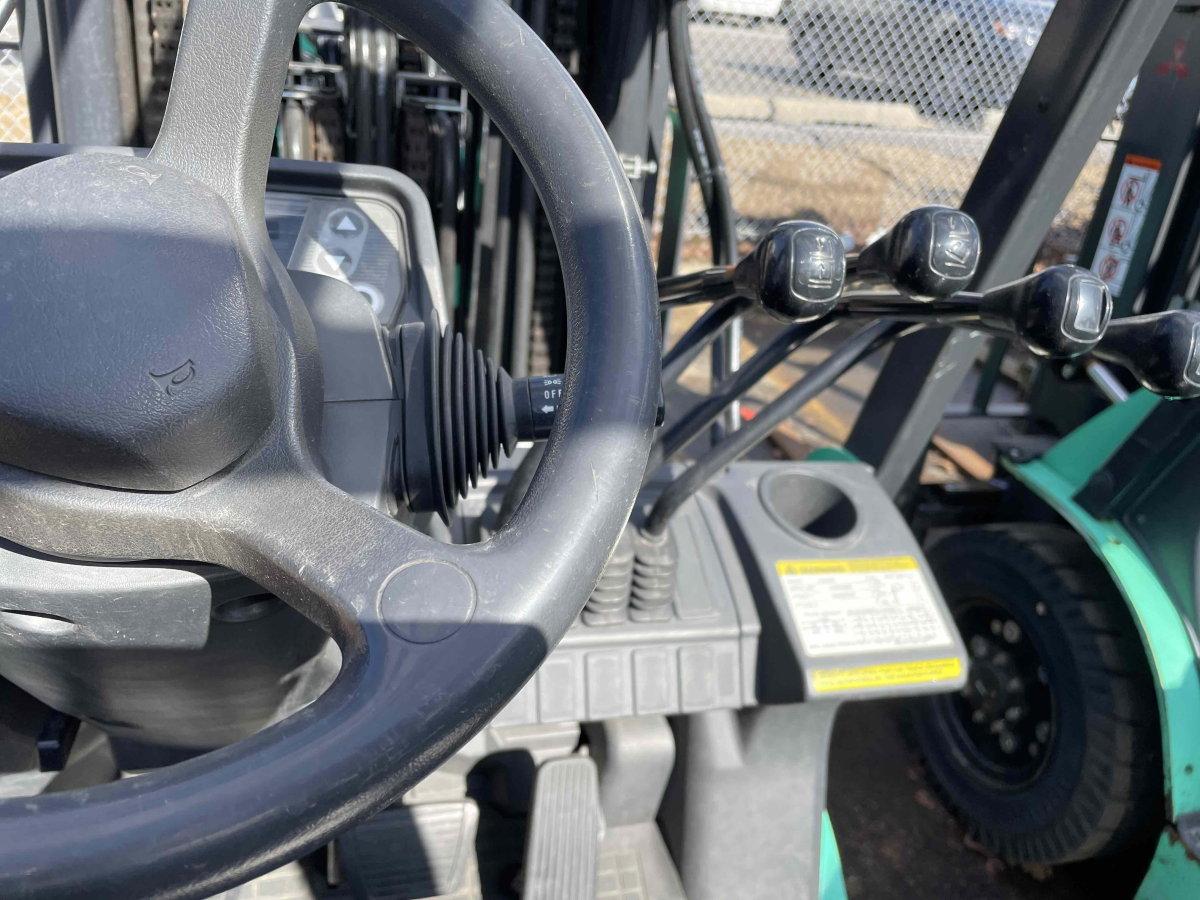 Subcategory - 0-19,999 Lb Cushion Tire Forklift Trucks | image 6