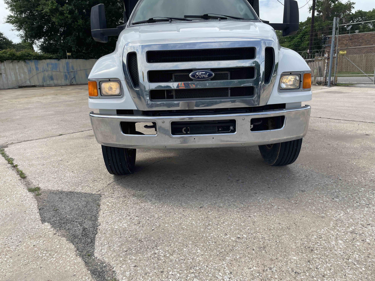 Detail Photo - 2015 Ford F-650 | image 6