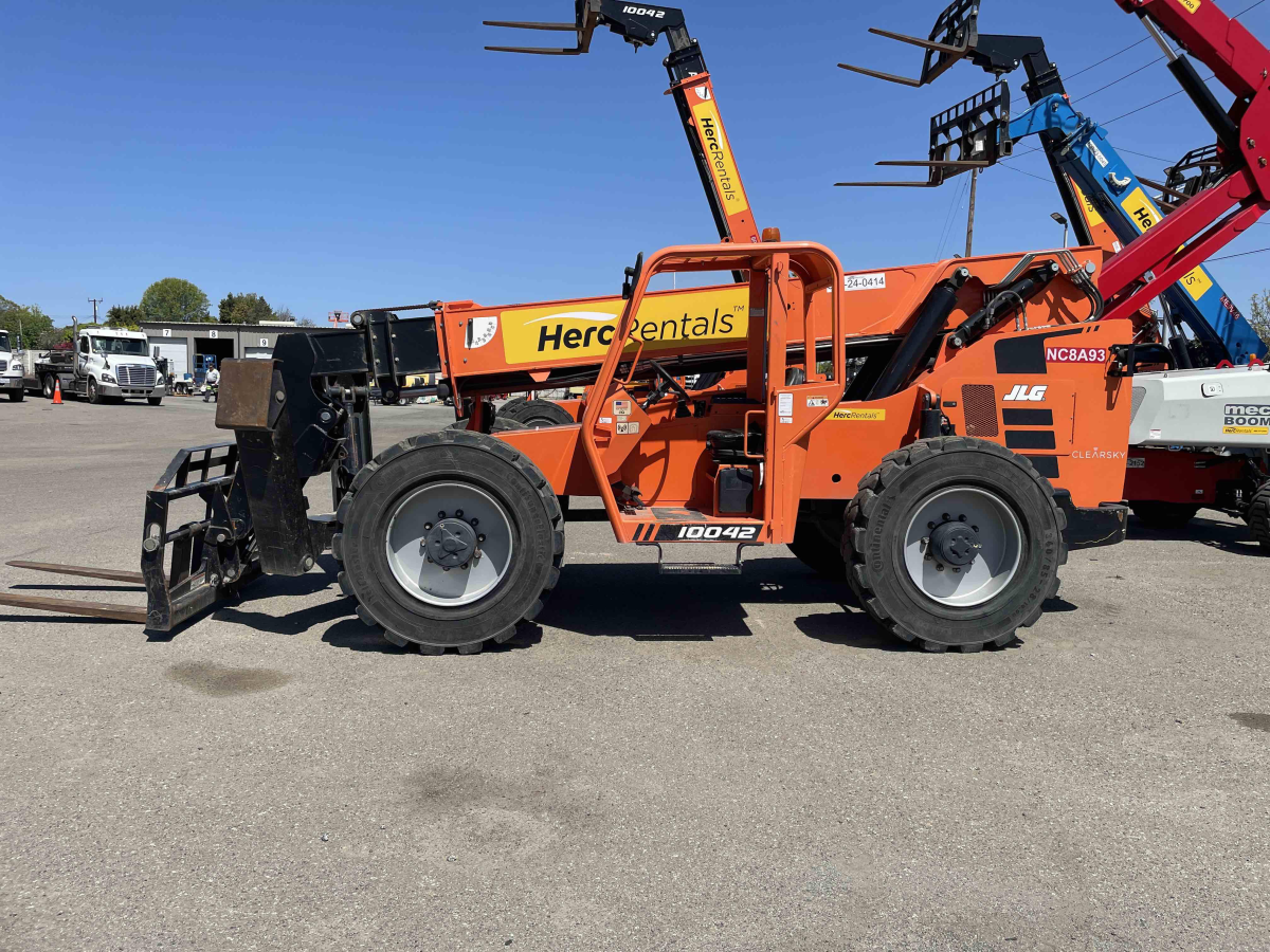 Subcategory - 10,000-10,999 Lb Telehandlers | image 0