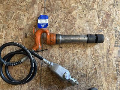 Gallery Thumbnail - Subcategory - Air Chipping Guns And Hammers | image 1