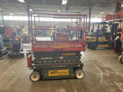 Gallery Thumbnail - Subcategory - 19+ Ft Electric Scissor Lifts | image 3