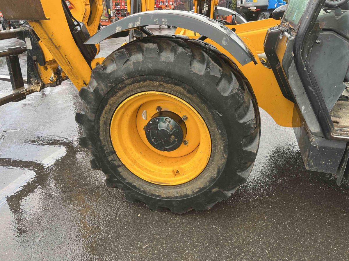 Subcategory - 10,000-10,999 Lb Telehandlers | image 8