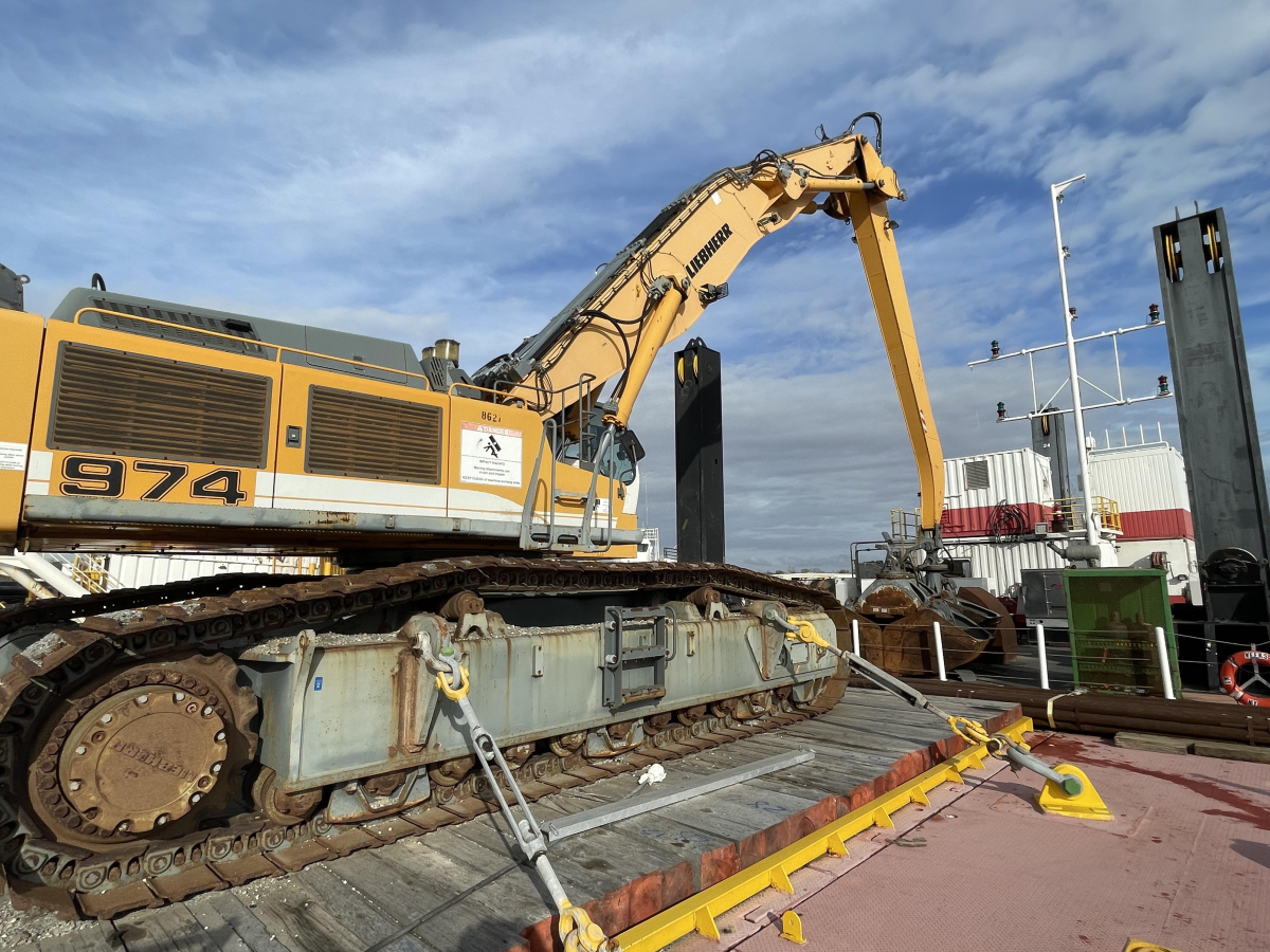 Detail Photo - 2004 BEAN DREDGING 224 | image 2