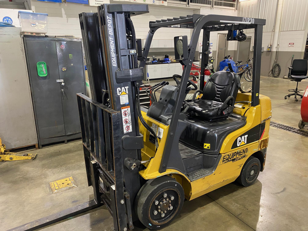 Subcategory - 0-19,999 Lb Cushion Tire Forklift Trucks | image 2