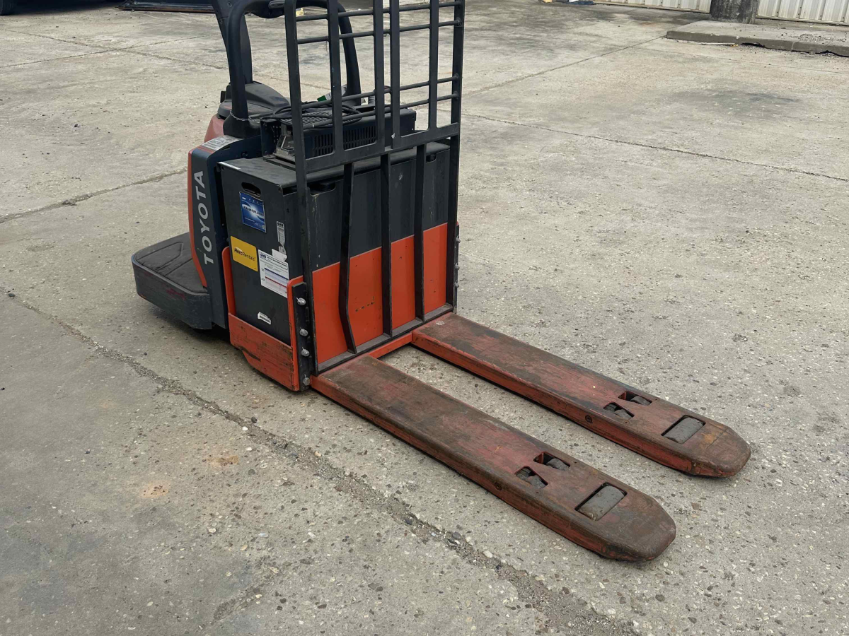 Subcategory - Pallet Trucks | image 2